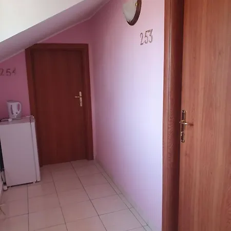 Royal Palace Gate Guest house San Nicola La Strada