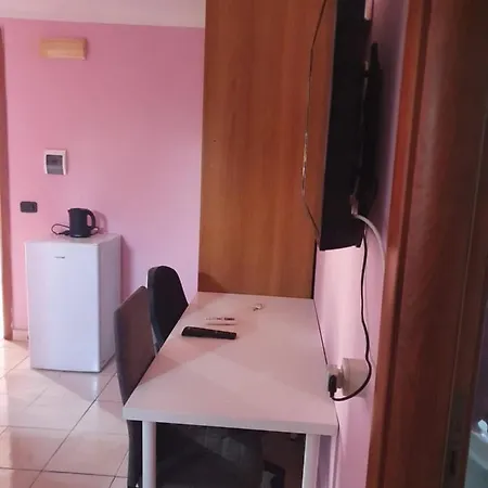 Royal Palace Gate Guest house San Nicola La Strada